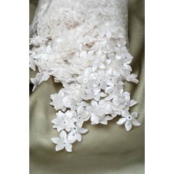 Beyaz Rengi İnci Çicek Yarım Kg